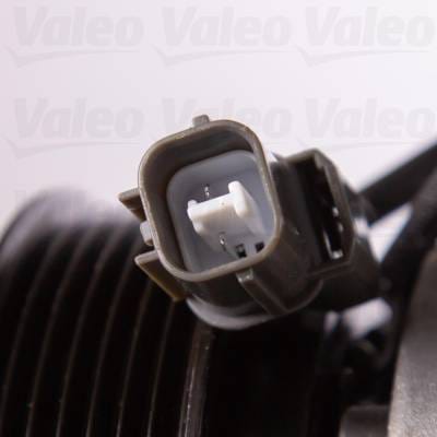 New OEM Valeo A/C Compressor Compatible With Land Rover Discovery 1999-2004 By Part Numbers 4711360 thumbnail 4
