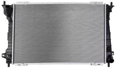 New Radiator Assembly Compatible With Mercury 98-02 4.6L V8 281 Cid W/Auto Trans Fd37032a Cu2157 670 thumbnail 2