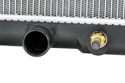 New Radiator Assembly Compatible With Toyota 00-06 Tundra 3.4L 4.0L V6 3378Cc 3956Cc 241 Cid 2831 thumbnail 5