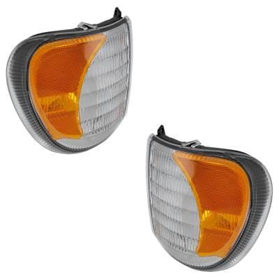 New Front Left And Front Right Turn Signal Light Compatible With International 9200I Sba Base 6 Cyl thumbnail 3
