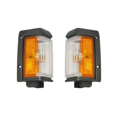 New Pair Of Side Marker Lights Fits Nissan Pathfinder 87-90 B611041g01 Ni2550132