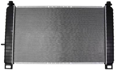 New Radiator Assembly Compatible With Chevy 00-06 Suburban 1500 5.3L V8 323 325 Cid Ra20043 2615 thumbnail 7