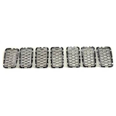 New Chrome Grille Assembly Compatible With Jeep Grand Cherokee Overland 6 Cyl 3.0L Grand Cherokee thumbnail 10