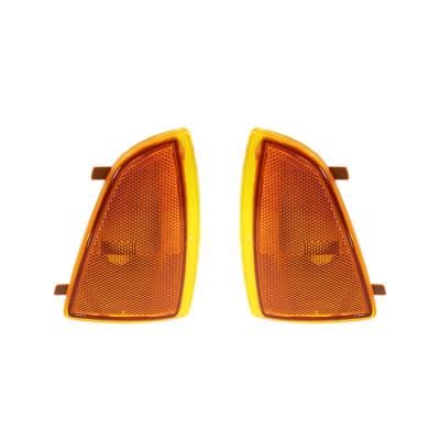 New Pair Of Side Marker Lights Fits Chevrolet Blazer 1995-1997 5976406 Gm2551140 5976405 Gm2550140 thumbnail 3