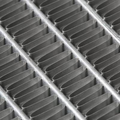 Engine Radiator Compatible With 2014 Mitsubishi Outlander 2.4L 3.0L I4 224Hp Replaces 13470 P13470 thumbnail 14