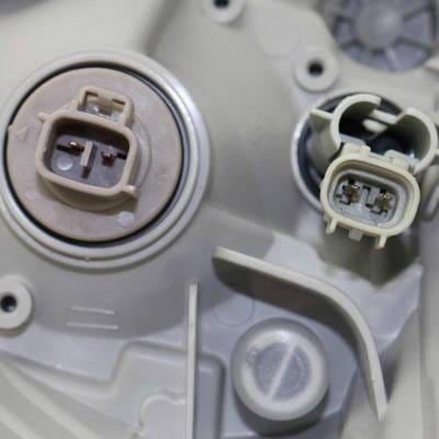 Headlight Compatible With 2010-2011 Toyota Camry 2.4L 3.5L I4 Right Passenger Side Halogen thumbnail 14