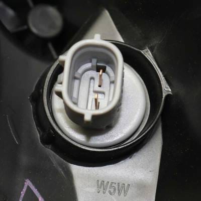 Headlight Compatible With 2016-2017 Toyota Tacoma 2.7L 3.5L I4 Right Passenger Side Halogen thumbnail 14
